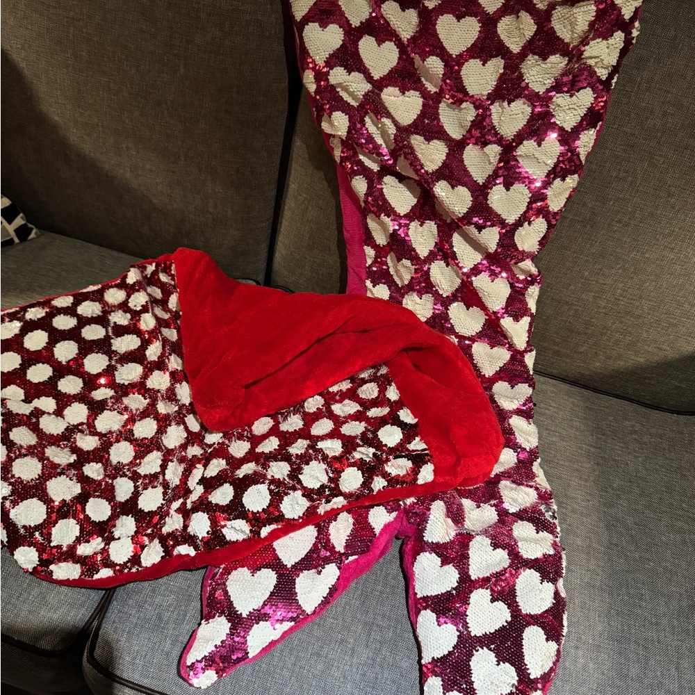 A pair of Heart & Polkadot Pattern Mermaid Tail Blanket
